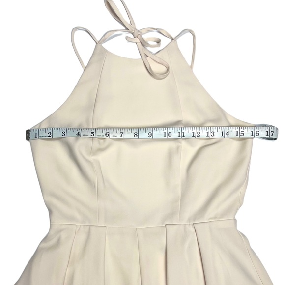 Sugarlips Cream Sleeveless Spaghetti Strap Halter Open Back Tie Back Romper XS - Picture 4 of 7